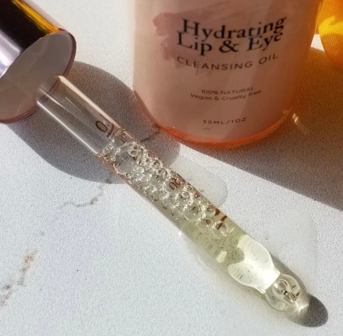 Non-irritating Makeup Remover: Unscented Hydrating Lip & Eye Cleansing Oil Oyu Cosmetics