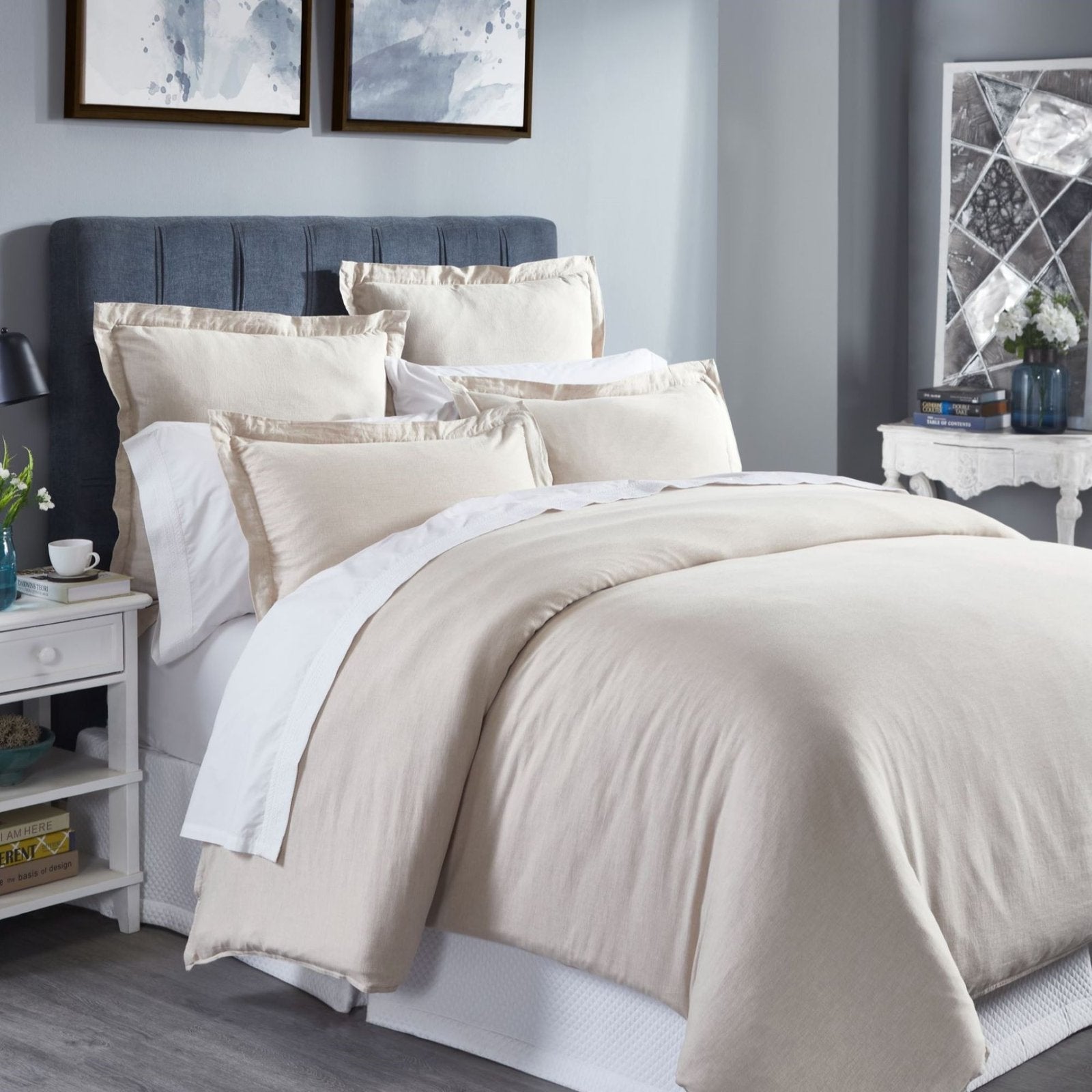 DT-036-9092_2|Soft beige solid duvet cover set, queen size, with matching shams, creating a serene and minimalist bedroom ambiance.