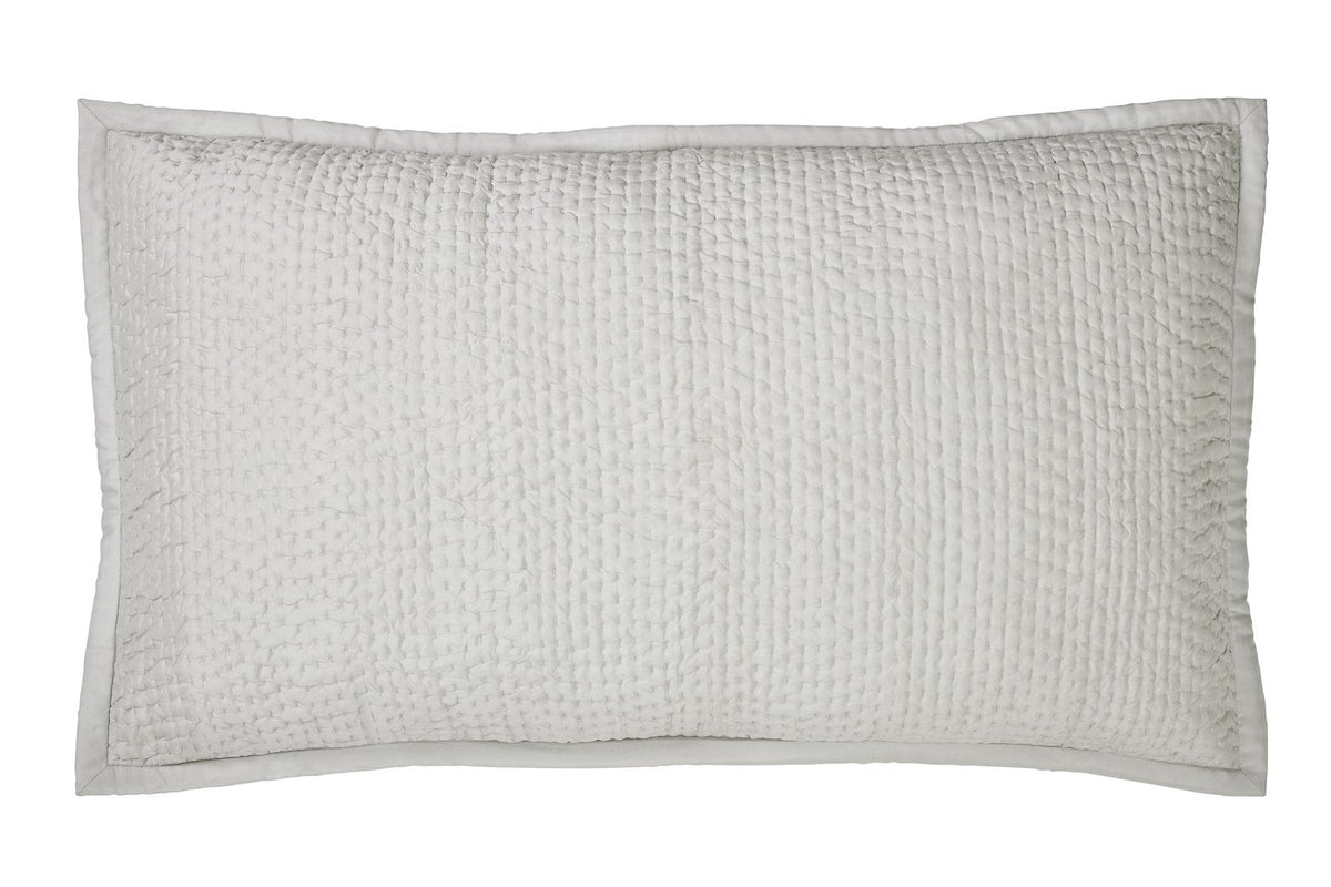KS-197-2036_1|Light grey textured coverlet with a subtle, all-over quilted pattern, ideal for elegant and versatile bed layering.
