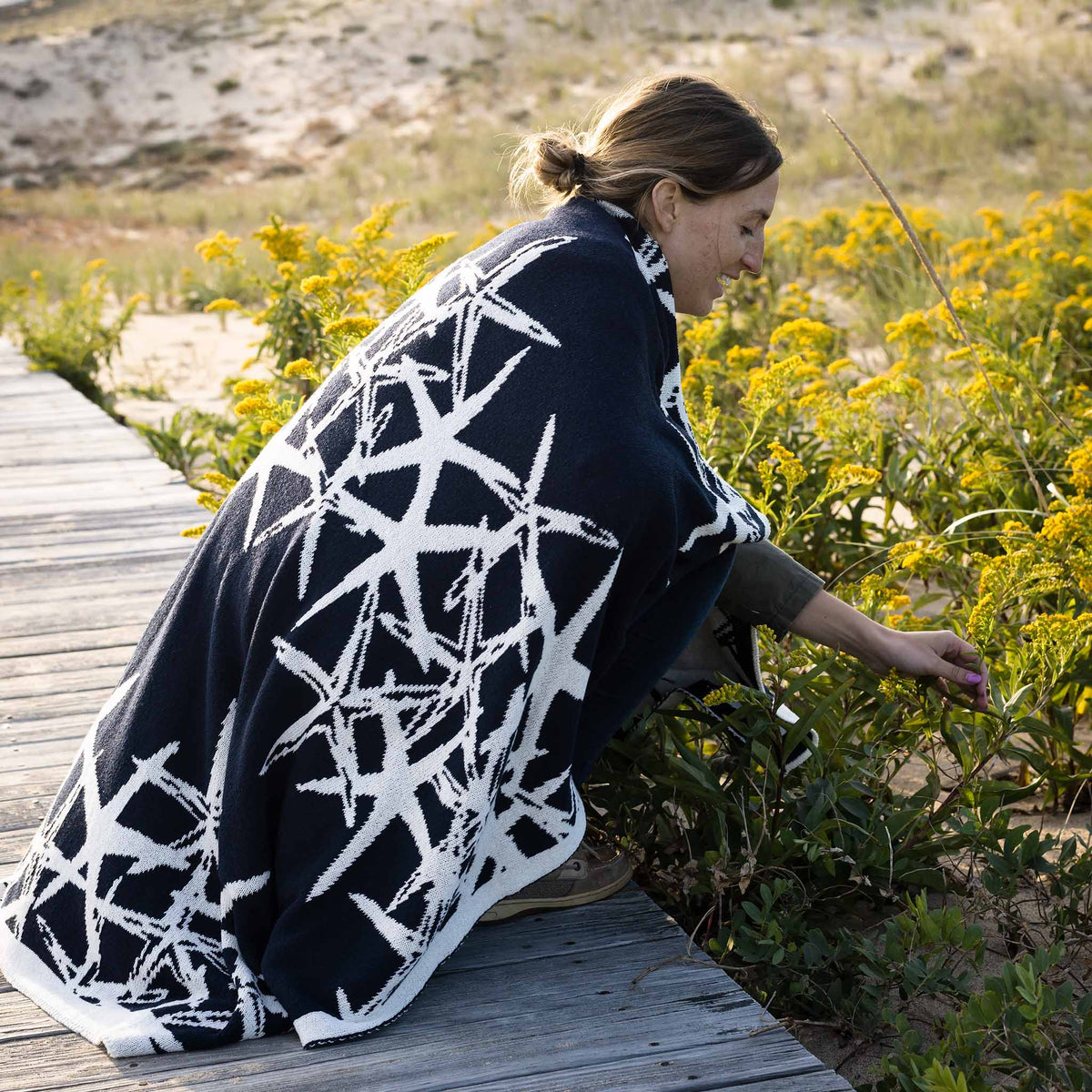 in2green Eco Throw Reversible Sustainable Coastal Knit Throw Blanket - Tumbling Starfish 655646732213 BL02RTS1
