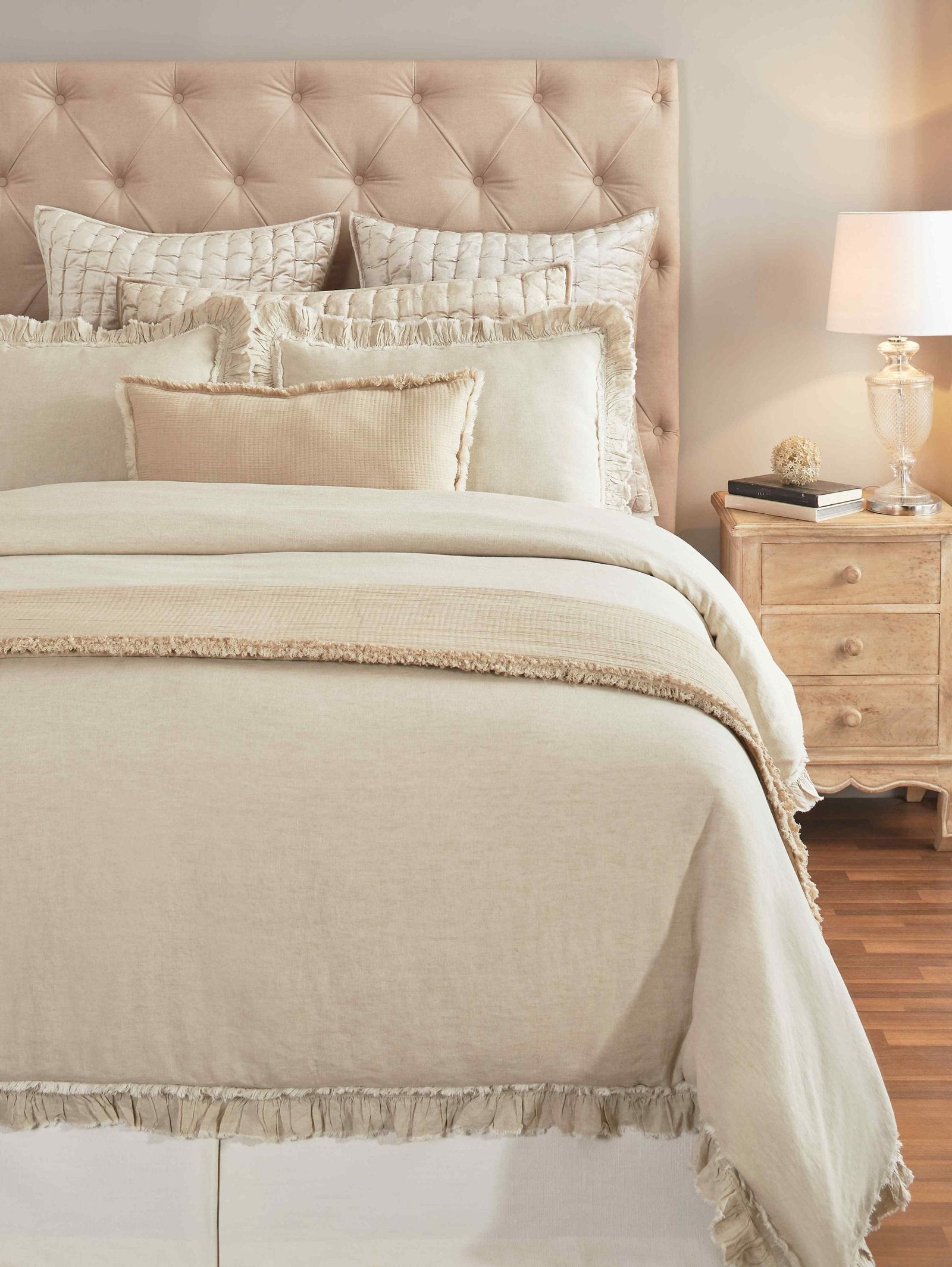 DT-018-9092_1|Natural linen-blend duvet cover in a serene beige hue, featuring stylish ruffled edges for a cozy farmhouse bedroom aesthetic.