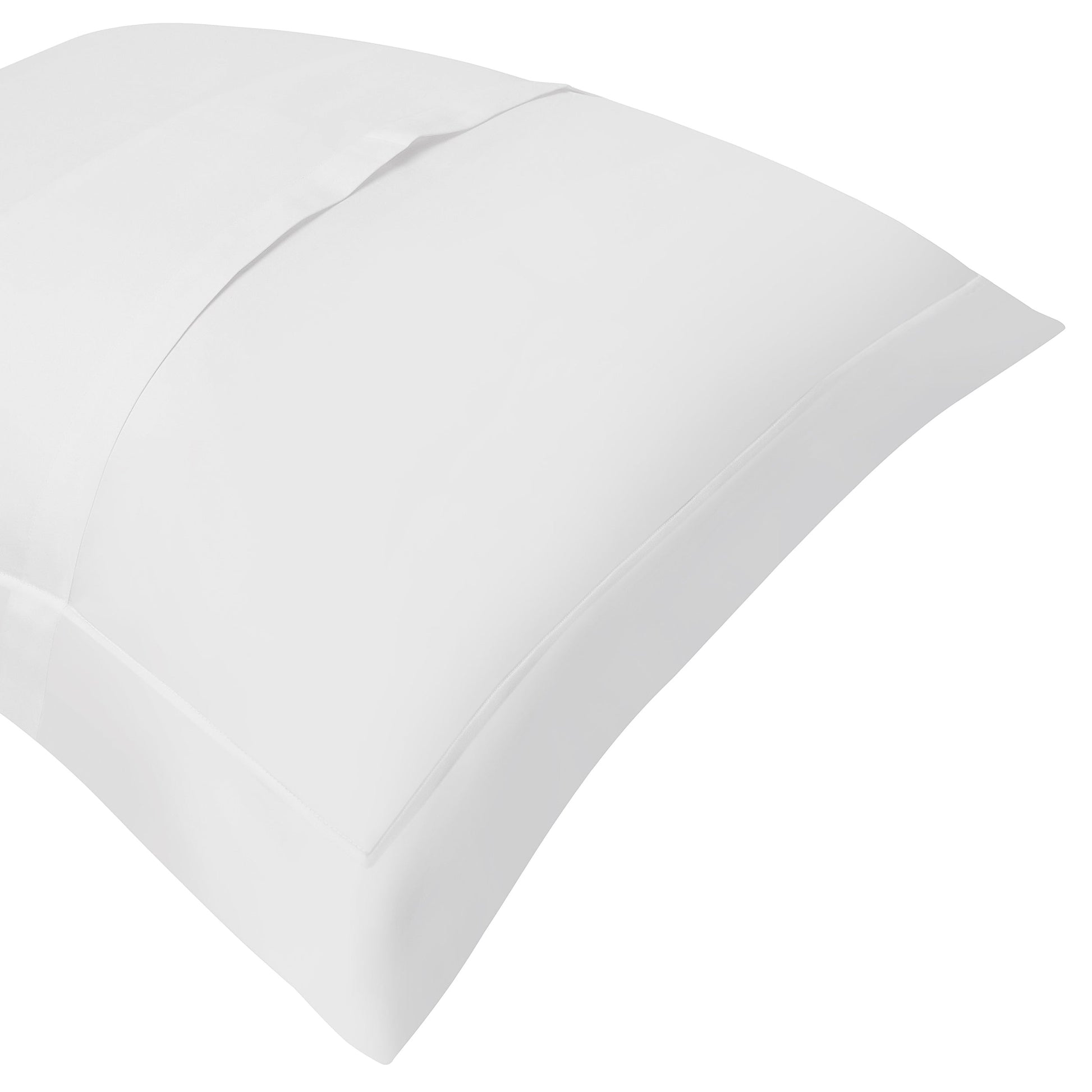 KS-065-2036_2|Elegant white duvet cover with subtle flange border. High-quality, smooth cotton fabric ensures a luxurious feel.