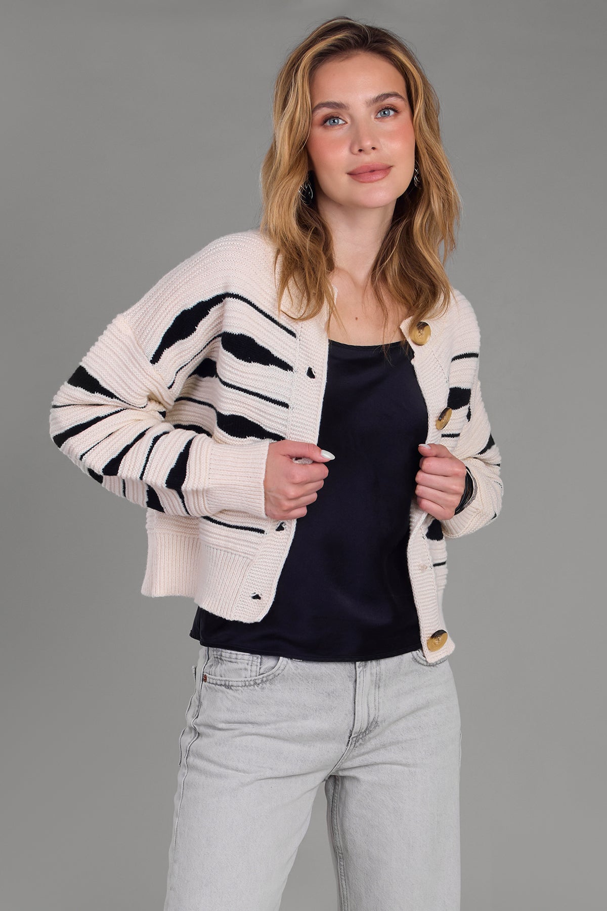 Zebra Buttoned Knit Cardigan - White