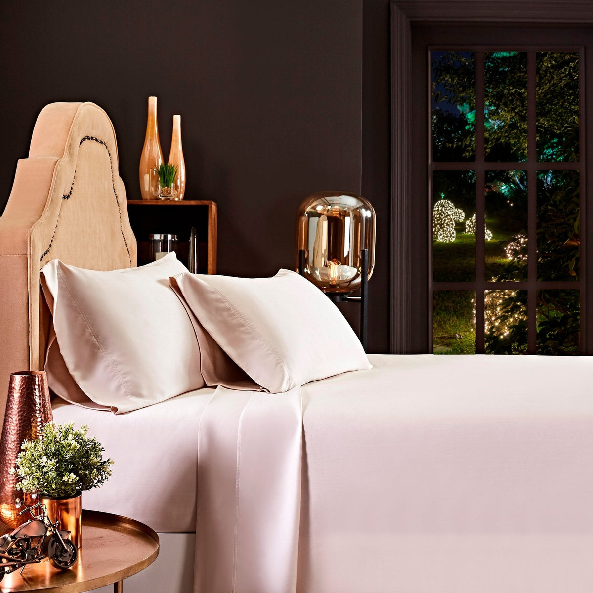 SSS-510-3880_1|Luxurious 100% Lyocell sheets, incredibly soft and silky, offering breathable comfort for a premium sleep experience.