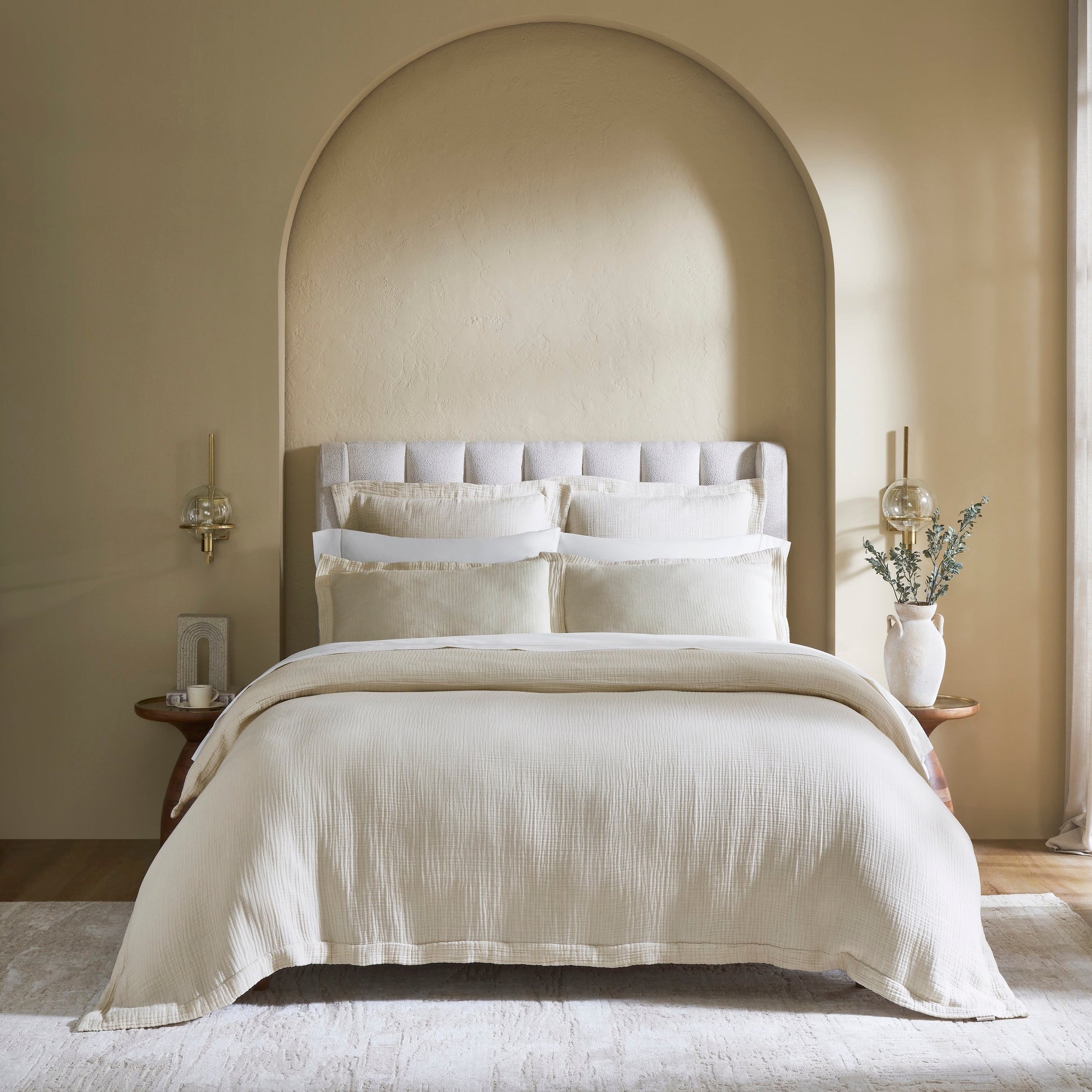DT-049-9092_1|Cream textured duvet cover, soft crinkled gauze-like fabric for a relaxed, inviting modern bedroom aesthetic. Luxury bedding.