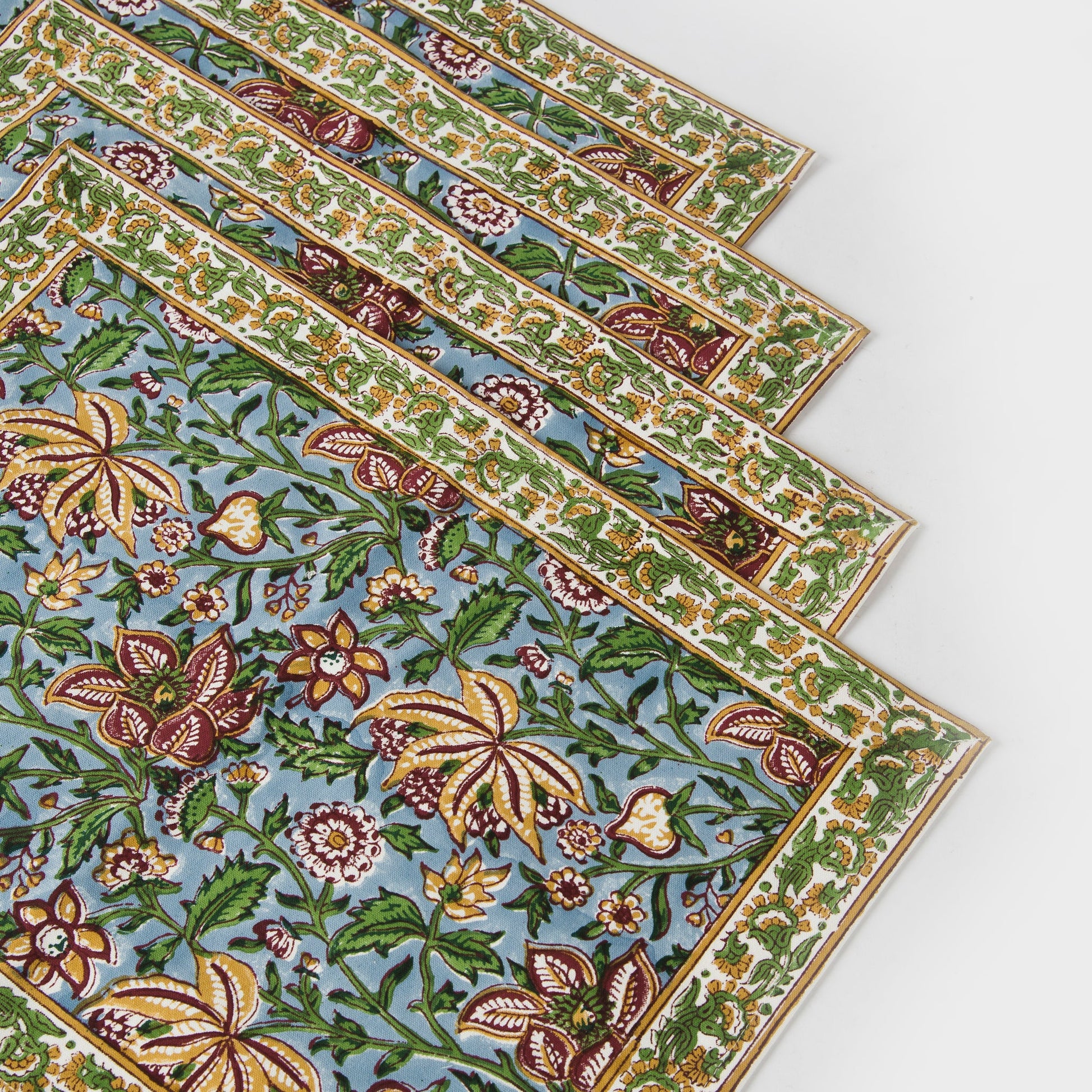 Detailed view of the placemat's reinforced stitched edges