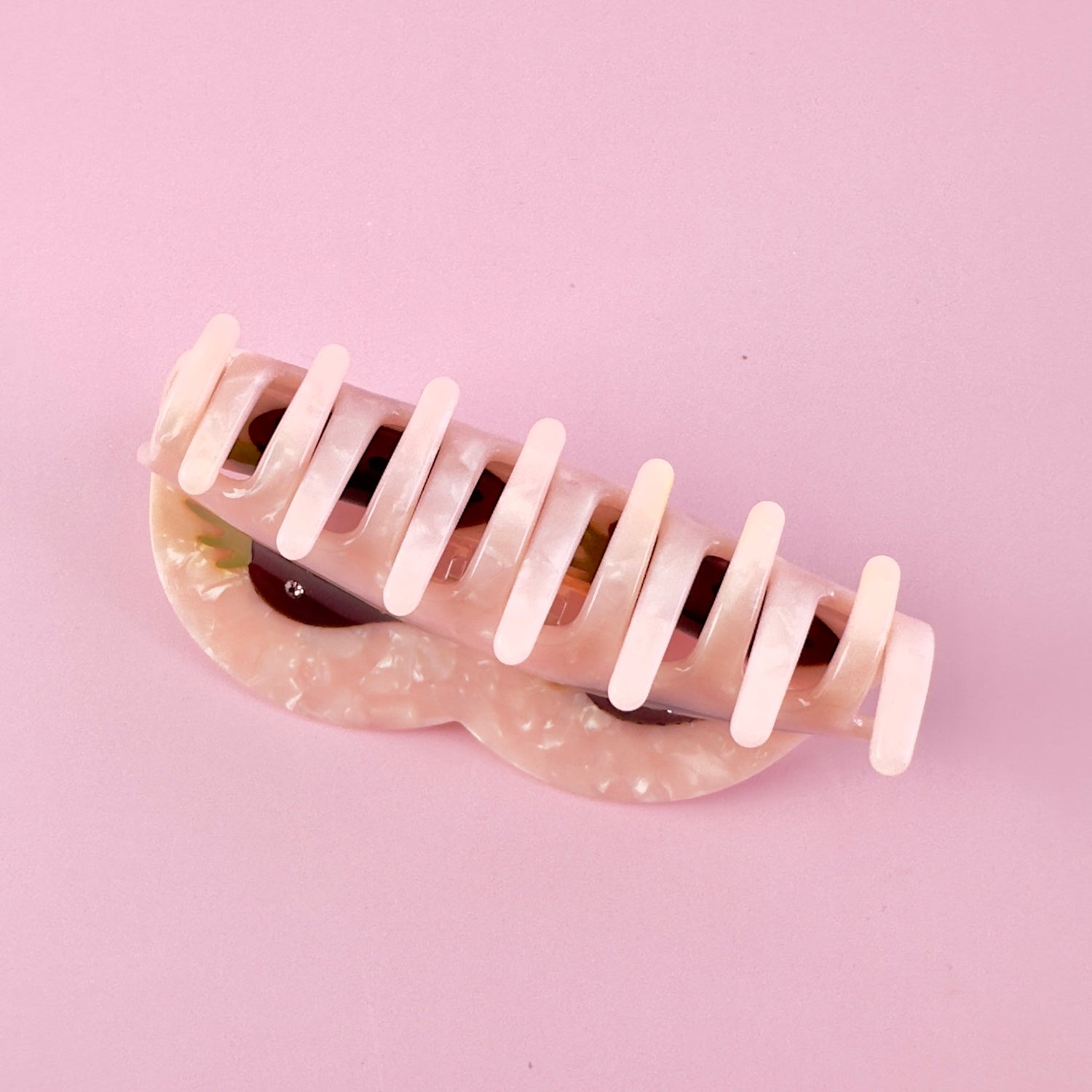 Centinelle Best Seller Strawberries Hair Claw. Handmade on cellulose acetate, with splice technique, exquisite miniature details and crystals, that are tied directly to its value and make them unique and special. 