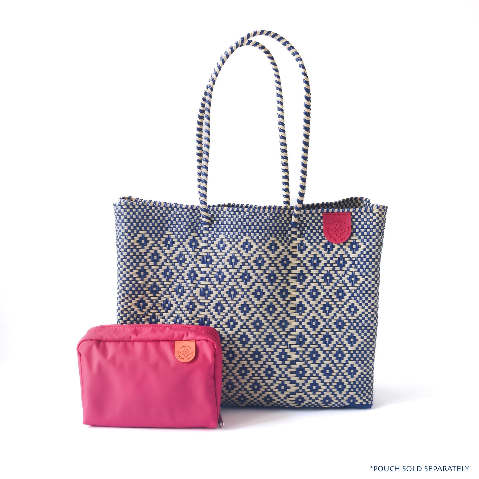 Tin Marin super tote in mixte Design & checs nylon pouch in pink, A blue and white rhombus oversized tote bag with a shoulder strap.