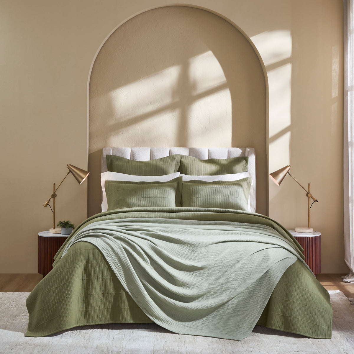 CL-268-X_1|Stylish green coverlet and pillows, layered with light green throw. Perfect for elegant bedroom decor, adding comfort and color.