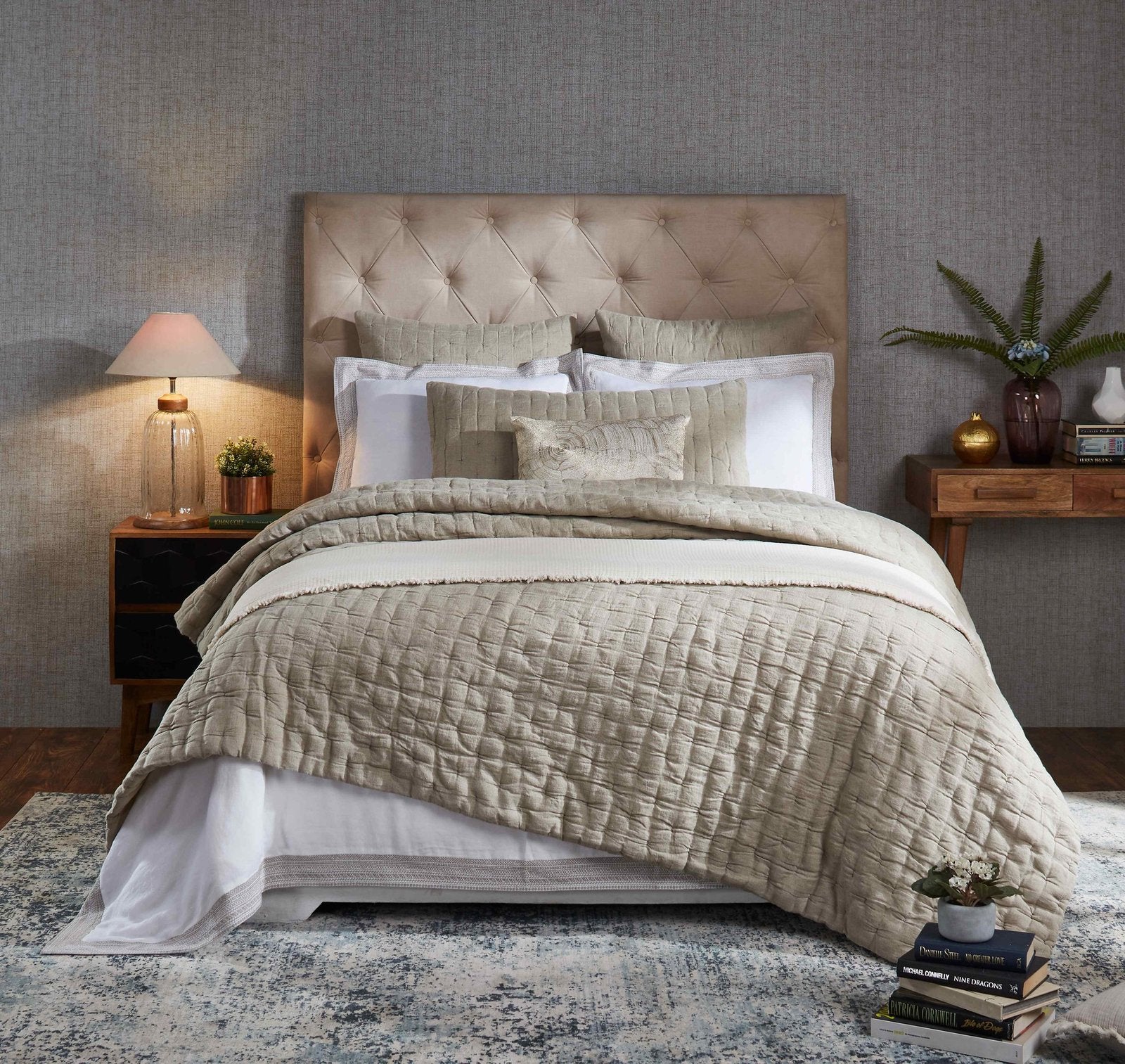 QT-320-11096_1|Luxurious beige quilted quilt, featuring a sophisticated textured pattern, perfect for a cozy, inviting bedroom aesthetic.