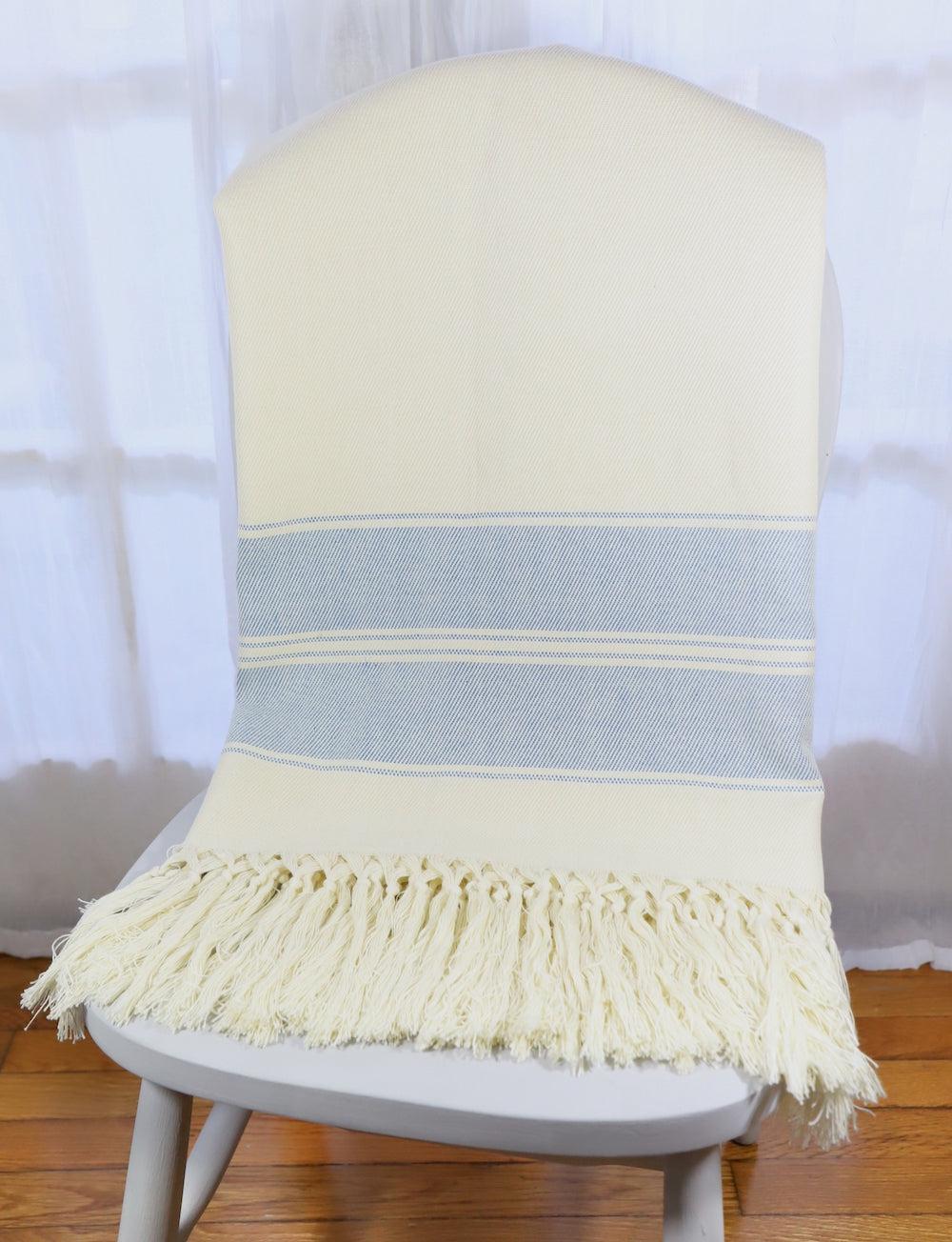 Throw Blanket in Blue Stripes - Passion Lilie