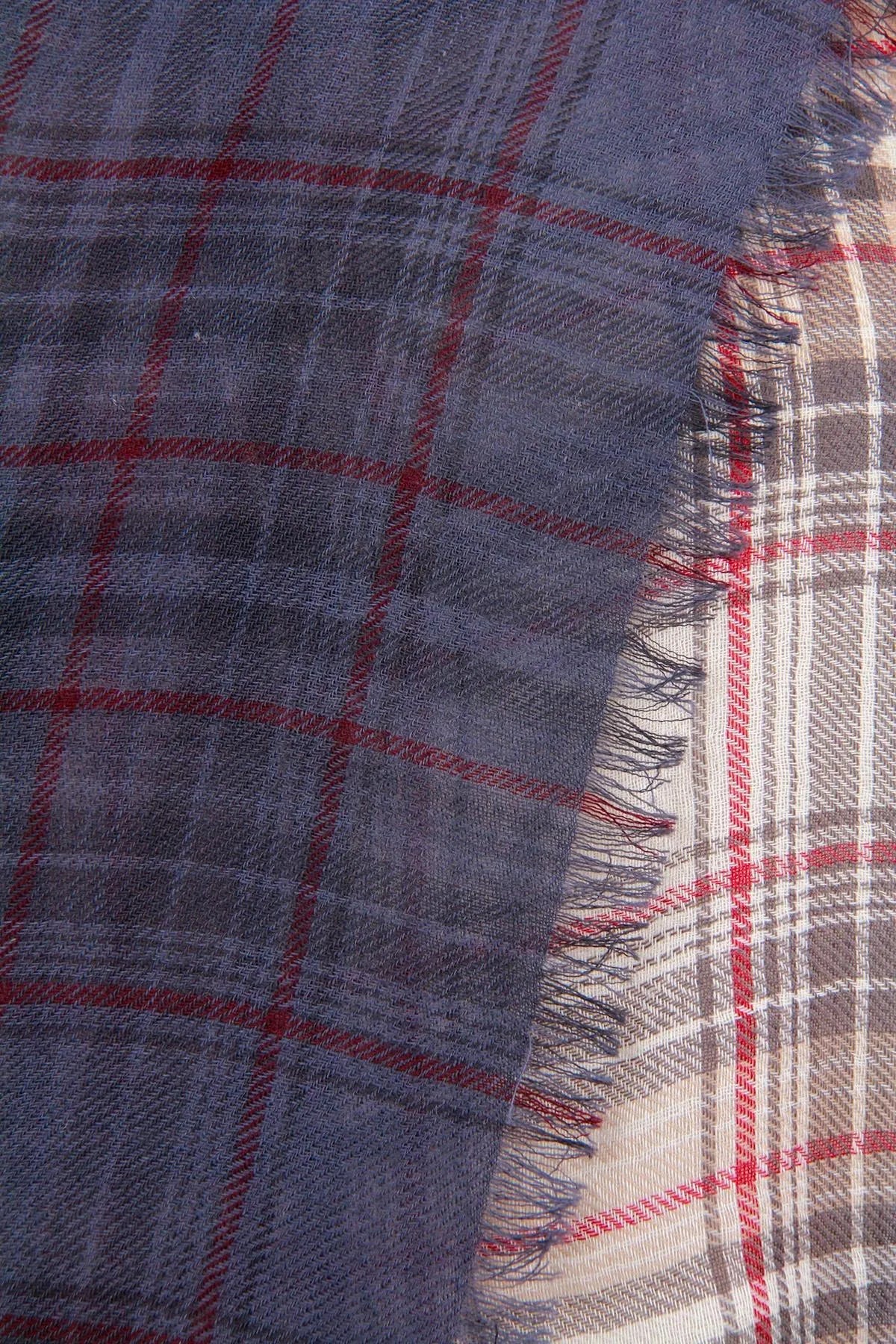 Queens Plaid Ombre Scarf Ivory