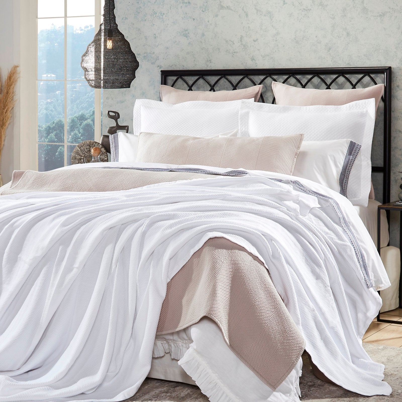 BL-853-X_1|Beautiful white and beige patterned bedding set, creating a layered, inviting look for an elegant and comfortable bedroom.