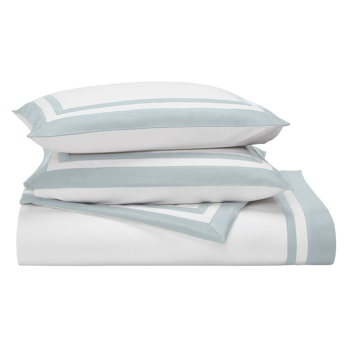 DT-062-9092_6|Detail shot of a luxurious white duvet cover featuring a sophisticated wide green double stripe border design.