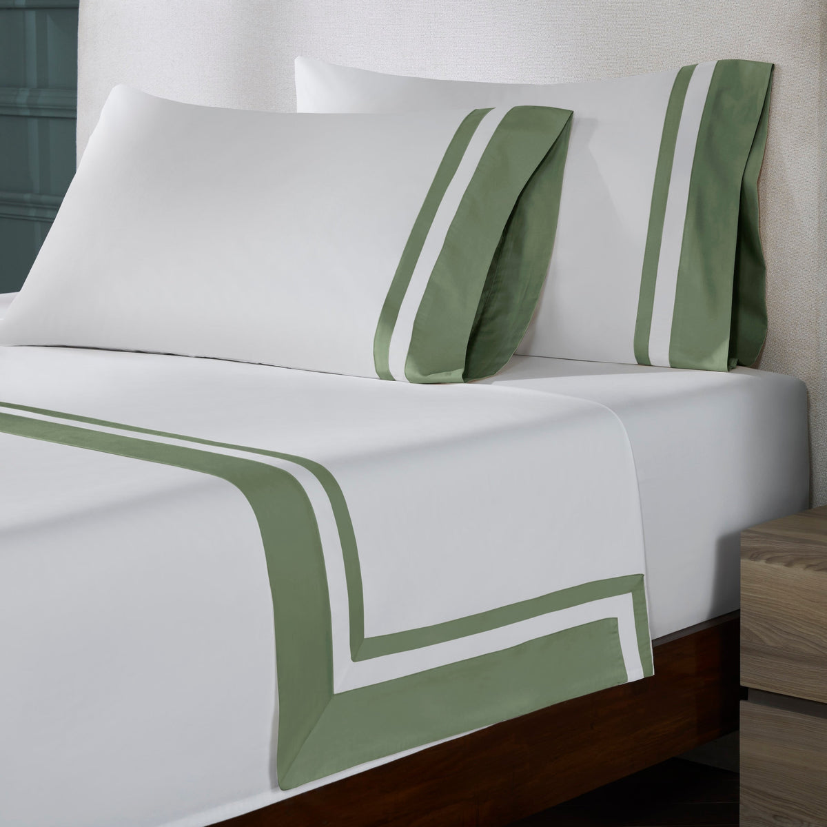 TFL-542-3980_2|Luxurious 100% cotton sheets, soft and breathable bedding for ultimate comfort and restful sleep. Premium quality bed linens.