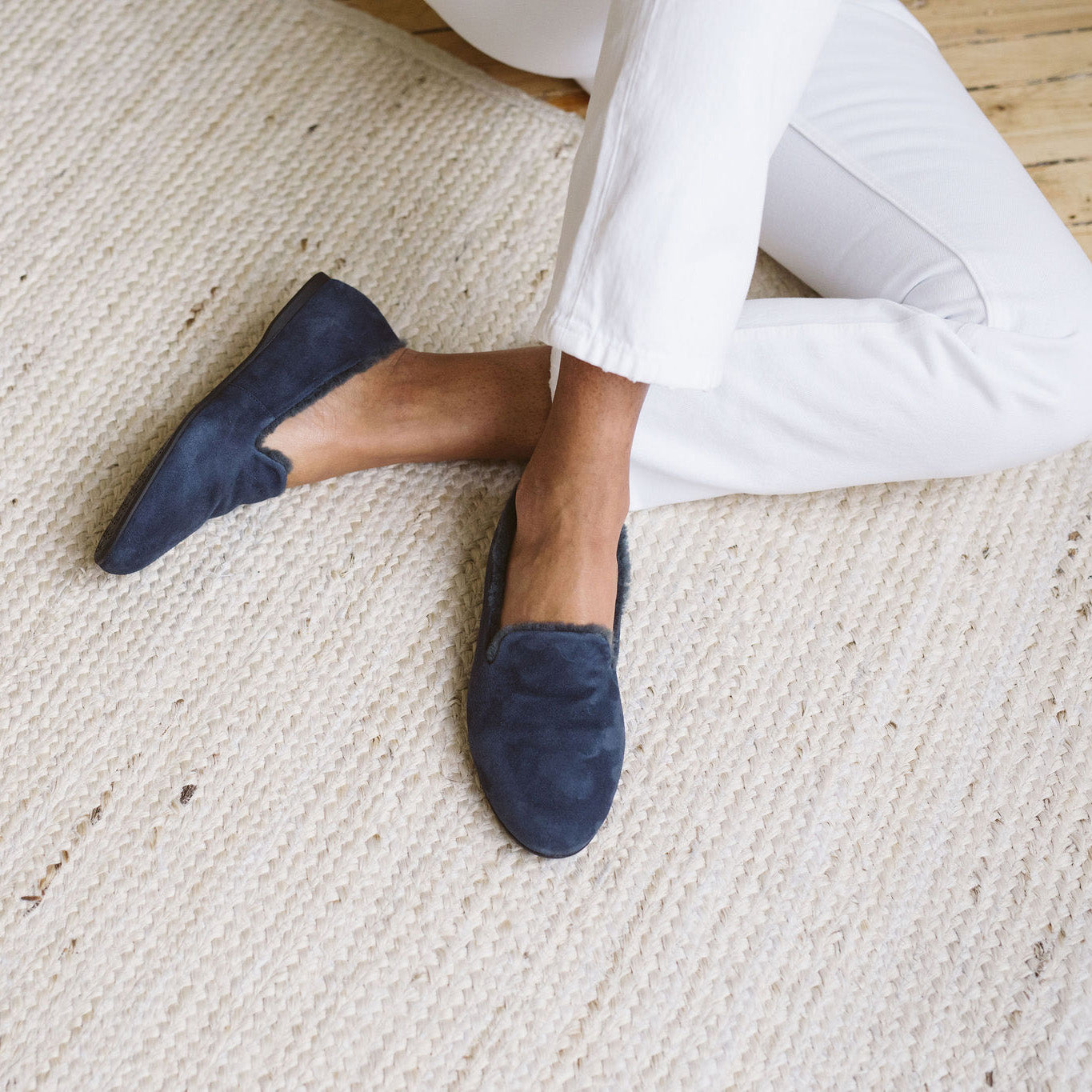 #color_navy-suede