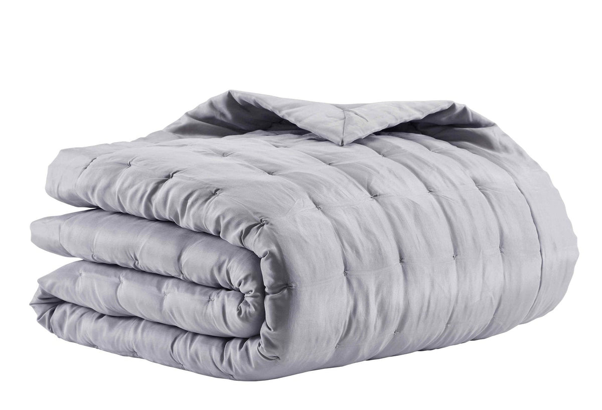 QT-333-9496_2|Neatly folded contemporary grey square-puffed quilt, showcasing its plush texture and modern design for ultimate bedroom comfort.
