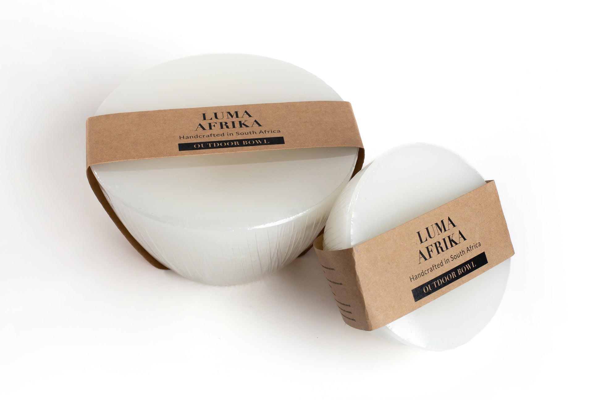 The two sizes of Luma Afrika outdoor bowls to show the difference in size