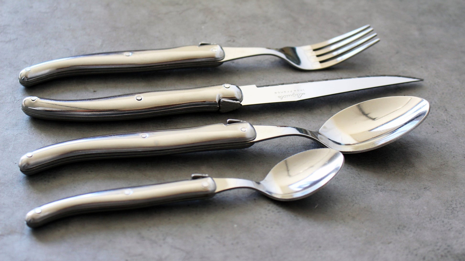 Laguiole Stainless Steel Flatware in Wooden Box with Acrylic Lid (Set of 24) Cutlery Set Laguiole Brand_Laguiole Flatware Sets Kitchen_Dinnerware Laguiole stainless_steel_flatware_bca37d0f-feb0-485a-9725-ac36586edd16