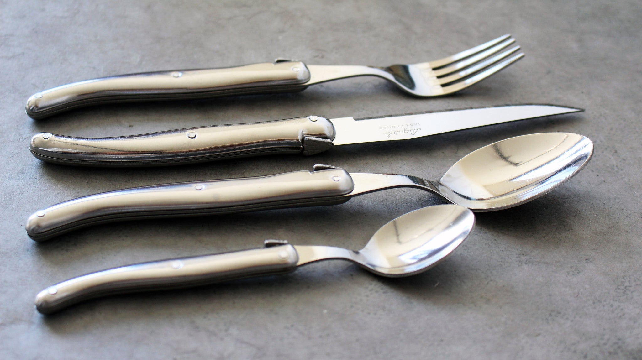 Laguiole Stainless Steel Flatware in Wooden Box with Acrylic Lid (Set of 24) Cutlery Set Laguiole Brand_Laguiole Flatware Sets Kitchen_Dinnerware Laguiole stainless_steel_flatware_bca37d0f-feb0-485a-9725-ac36586edd16