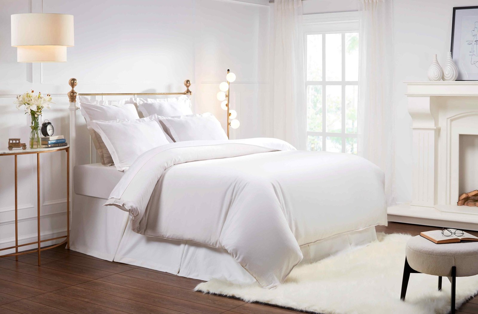 DT-023-9092_5|Elegant white duvet cover set, premium cotton, for a luxurious master bedroom decor. Plush bedding and comfort.